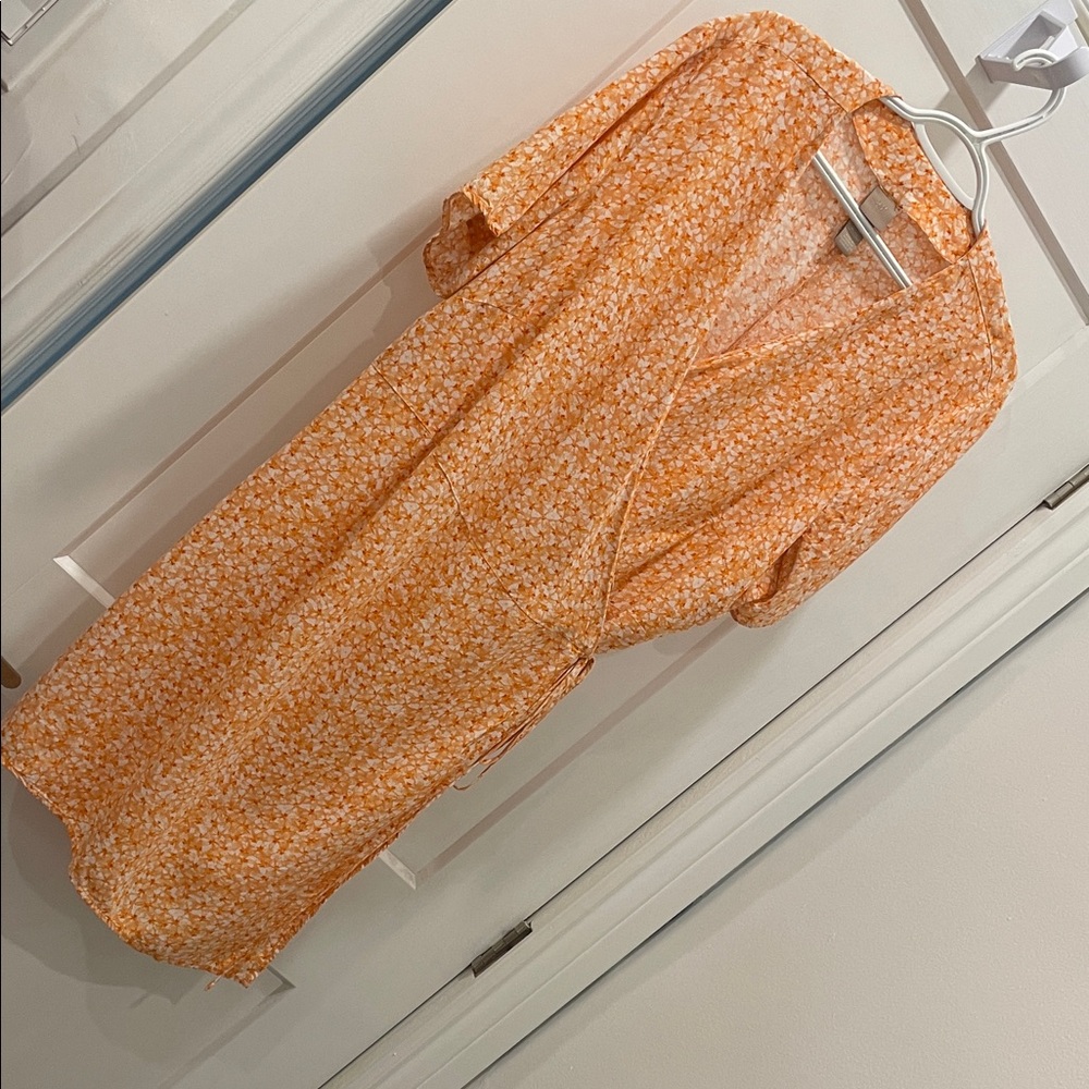 H&M Orange and White Floral Patterned Wrap Dress